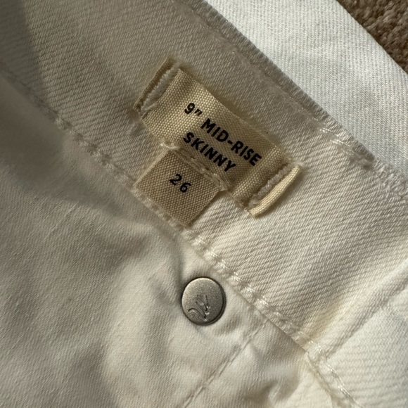 Madewell 9” Mid Rise White Jeans - Picture 6 of 9